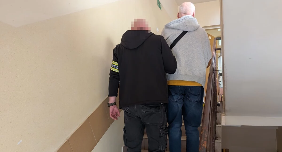 Działania służb, Poszukiwany listem gończym zatrzymany latek zatrzymany przez policję - zdjęcie, fotografia