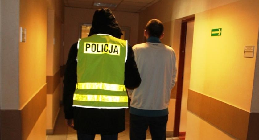 Okradał sklepy w Ursusie, mieszkał w Ursusie, posiedzi poza Warszawą ze 12 lat