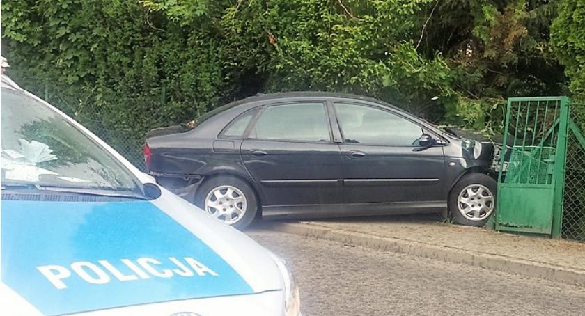 Policjanci z Ursusa zatrzymali szarżującego Gruzina, który chciał uciec, bo miał nielegalne papierosy