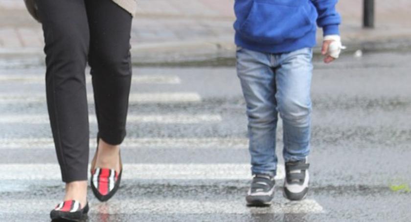 Dyskusja po śmierci 12-letniego Kuby na pasach u zbiegu ulic Kolorowej i Tomcia Palucha